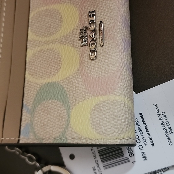 Coach Nwt Pastel Card Holder w/ Photo ID & TOP ZIP Section - Picture 3 of 7